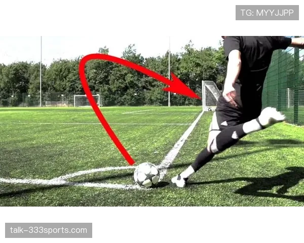 角球旗杆的位置和高度如何影响裁判对角球判罚的判定规则解析