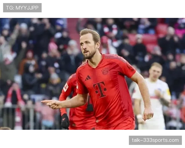 凯恩与莱万：终结重心从禁区转向策应的结构分化