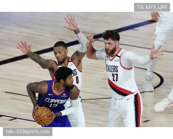 德里克·费舍尔挡拆组织提升湖人关键时刻进攻效率